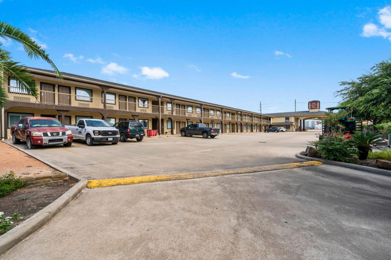 Executive Inn & Suites Magnolia Exterior photo